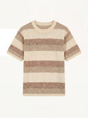 Man wearing the VAËL Solário striped knit T-shirt in earth tones