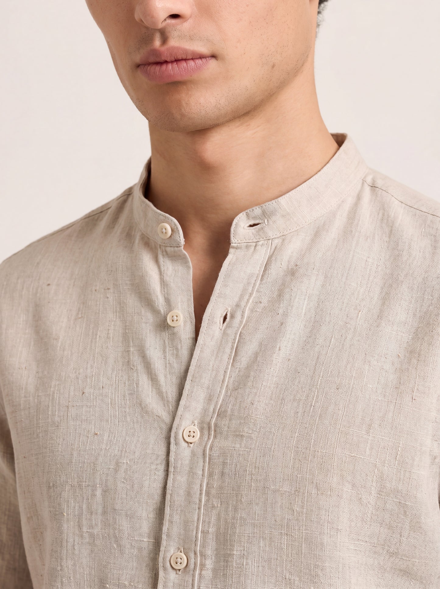 Tibério Band Collar Linen Shirt